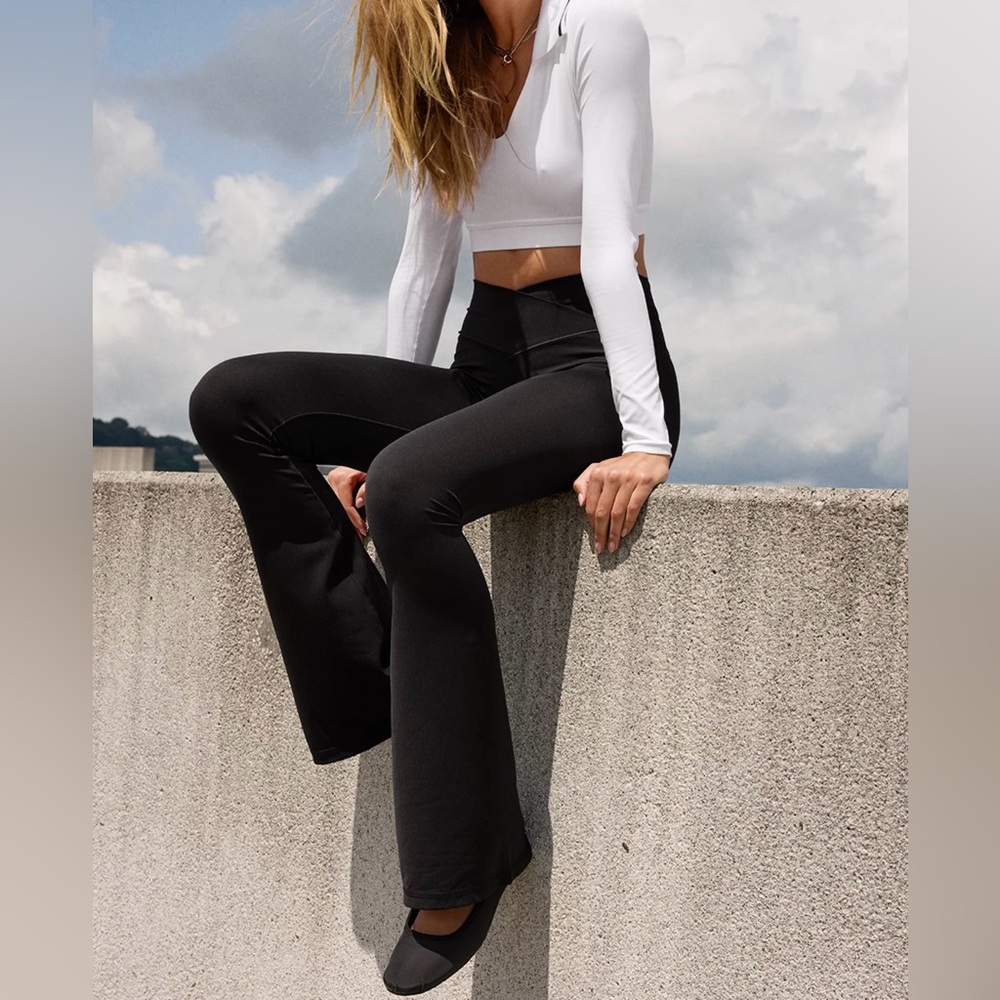 OFFLINE By Aerie Real Me High Waisted Crossover Flare Leggings In Black Size M